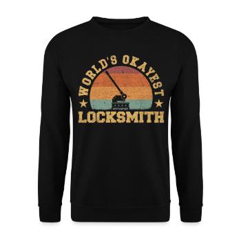 Retro World's Okayest Locksmith - Unisex Pullover - Schwarz - Vorne - Alina (178cm) & Michal (187cm)