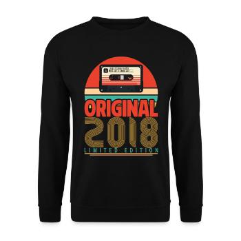 Vintage Birthday Gift 2018. Retro 2018. - Unisex Sweatshirt - black - Front - Alina (178cm) & Michal (187cm)
