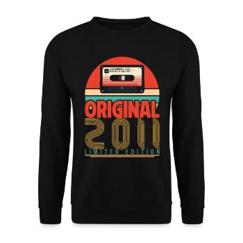 Vintage 2011 Birthday Gift. Retro 2011. - Unisex Sweatshirt - black - Front - Alina (178cm) & Michal (187cm)