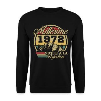 Jahrgang 1972, Jahrgang 1972 Geburtstagsgeschenk - Unisex Pullover - Schwarz - Vorne - Alina (178cm) & Michal (187cm)