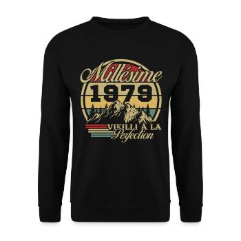 Vintage 1979, Vintage 1979 Birthday Gift - Unisex Sweatshirt - black - Front - Alina (178cm) & Michal (187cm)