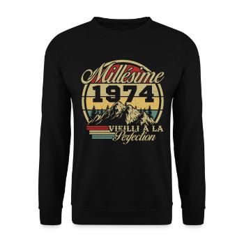 Vintage 1974 - Unisex Sweatshirt - black - Front - Alina (178cm) & Michal (187cm)
