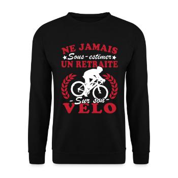 Ein Rentner auf dem Rad Humor Radfahrer im Ruhestand - Unisex Pullover - Schwarz - Vorne - Alina (178cm) & Michal (187cm)