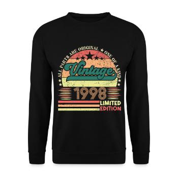 1998 Retro Geburtstagsgeschenk. Jahrgang 1998. - Unisex Pullover - Schwarz - Vorne - Alina (178cm) & Michal (187cm)