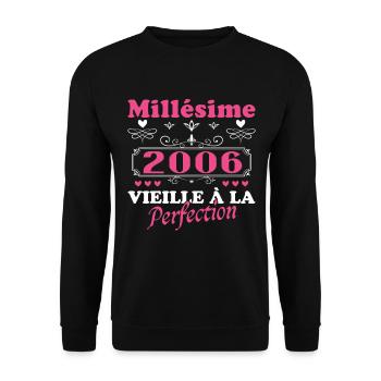 Vintage Woman 2006 Gift Anniversary Humor - Unisex Sweatshirt - black - Front - Alina (178cm) & Michal (187cm)