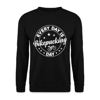 Every Day Is Bikepacking Day - Gravel Biking Bikep - Unisex Pullover - Schwarz - Vorne - Alina (178cm) & Michal (187cm)