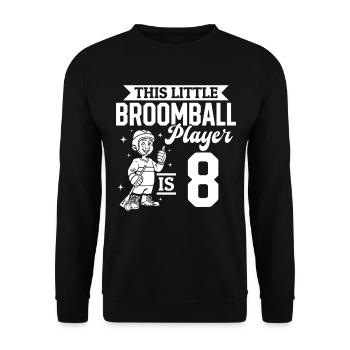 This Little Broomball Player Is 8 Years Old - Broo - Unisex Pullover - Schwarz - Vorne - Alina (178cm) & Michal (187cm)