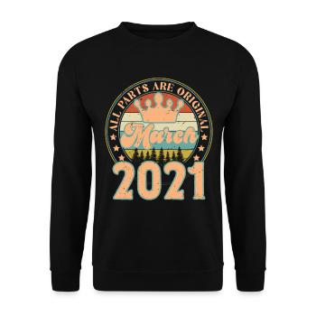 März 2021. Geburtstagsgeschenk März 2021. März. - Unisex Pullover - Schwarz - Vorne - Alina (178cm) & Michal (187cm)