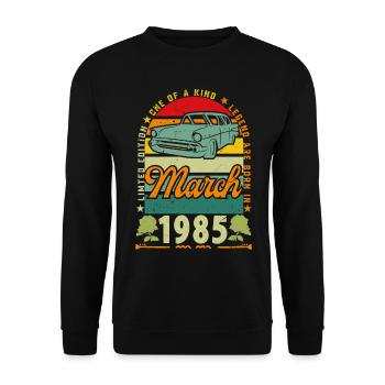 März 1985, März 1985, März 1985. - Unisex Pullover - Schwarz - Vorne - Alina (178cm) & Michal (187cm)