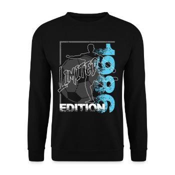 Limited Edition 1986 Limited Edition Fußball - Unisex Pullover - Schwarz - Vorne - Alina (178cm) & Michal (187cm)