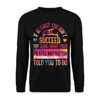 Pilates Instructor Teacher - Unisex Pullover - Schwarz - Vorne - Alina (178cm) & Michal (187cm)