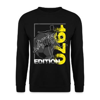 Limited Edition 1970 Limited Edition Fußball - Unisex Pullover - Schwarz - Vorne - Alina (178cm) & Michal (187cm)