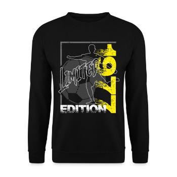 Limited Edition 1977 Limited Edition Football - Unisex Sweatshirt - black - Front - Alina (178cm) & Michal (187cm)
