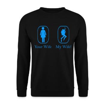 Deine Frau Meine Frau für einen Taucher - Unisex Pullover - Schwarz - Vorne - Alina (178cm) & Michal (187cm)