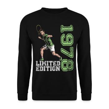 Limited Edition 1978 Limited Edition Tennis - Unisex Sweatshirt - black - Front - Alina (178cm) & Michal (187cm)