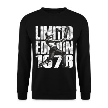 Limited Edition 1978 Limited Edition Cricket - Unisex Sweatshirt - black - Front - Alina (178cm) & Michal (187cm)