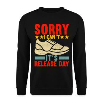 Sneakerhead Sneaker Collector - Unisex Sweatshirt - black - Front - Alina (178cm) & Michal (187cm)