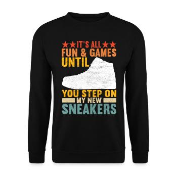 Sneakerhead Sneaker Collector - Unisex Sweatshirt - black - Front - Alina (178cm) & Michal (187cm)