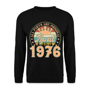 April 1976. April 1976 Birthday Gift April - Unisex Sweatshirt - black - Front - Alina (178cm) & Michal (187cm)
