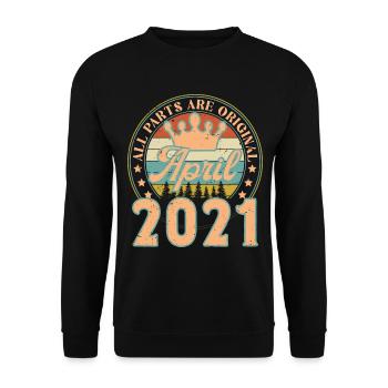 April 2021. Geburtstagsgeschenk April 2021 April - Unisex Pullover - Schwarz - Vorne - Alina (178cm) & Michal (187cm)