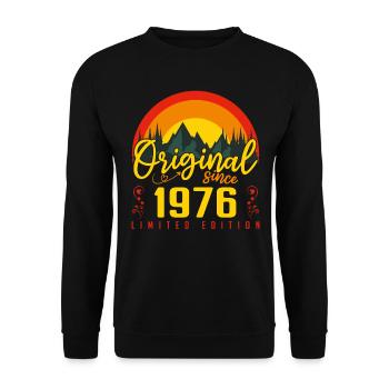 1976 Geburtstagsgeschenk 1976 Jubiläum - Unisex Pullover - Schwarz - Vorne - Alina (178cm) & Michal (187cm)