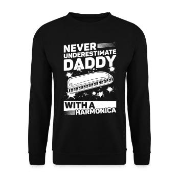Never Underestimate Daddy With A Harmonica Player - Unisex Pullover - Schwarz - Vorne - Alina (178cm) & Michal (187cm)