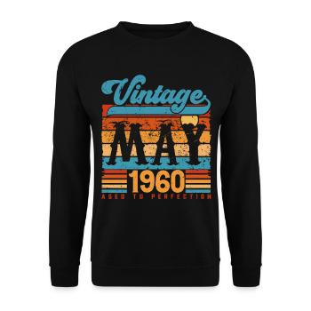 Mai 1960, Jahrgang Mai 1960 Jubiläumsgeschenk. - Unisex Pullover - Schwarz - Vorne - Alina (178cm) & Michal (187cm)