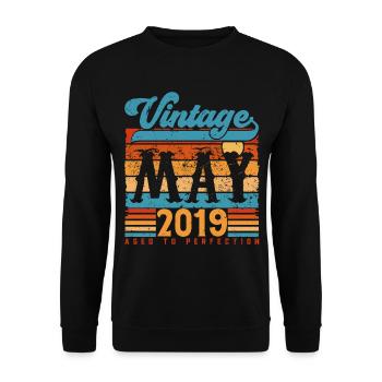 Mai 2019, Vintage-Geburtstagsgeschenk Mai 2019. - Unisex Pullover - Schwarz - Vorne - Alina (178cm) & Michal (187cm)
