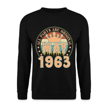Mai 1963. Mai 1963 Geburtstagsgeschenk. Mai 1963 - Unisex Pullover - Schwarz - Vorne - Alina (178cm) & Michal (187cm)