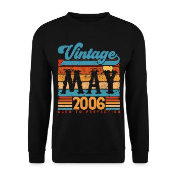 May 2006, Vintage Birthday Gift May 2006. - Unisex Sweatshirt - black - Front - Alina (178cm) & Michal (187cm)