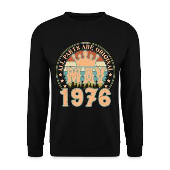 May 1976. May 1976 Birthday Gift. May 1976 - Unisex Sweatshirt - black - Front - Alina (178cm) & Michal (187cm)