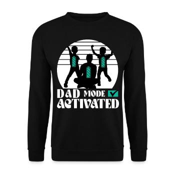 Papa-Modus aktiviert - Unisex Pullover - Schwarz - Vorne - Alina (178cm) & Michal (187cm)