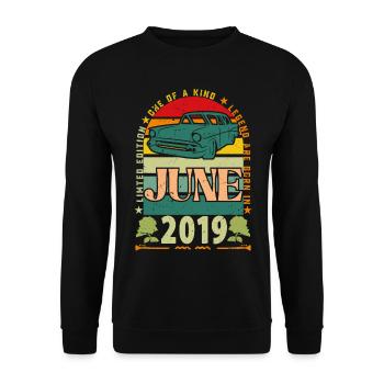 Geburtstagsgeschenk Juni 2019. Juni 2019 Juni 2019 - Unisex Pullover - Schwarz - Vorne - Alina (178cm) & Michal (187cm)