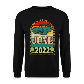 Geburtstagsgeschenk Juni 2022. Juni 2022 Juni 2022 - Unisex Pullover - Schwarz - Vorne - Alina (178cm) & Michal (187cm)