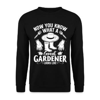 Landscaper - Now you know what a great gardener lo - Unisex Pullover - Schwarz - Vorne - Alina (178cm) & Michal (187cm)