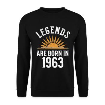 Legenden sind in 1963 geboren – Geschenkidee - Unisex Pullover - Schwarz - Vorne - Alina (178cm) & Michal (187cm)
