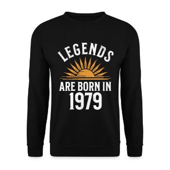 Legenden sind in 1979 geboren – Geschenkidee - Unisex Pullover - Schwarz - Vorne - Alina (178cm) & Michal (187cm)