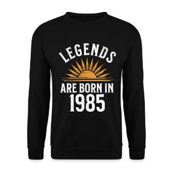 Legenden sind in 1985 geboren – Geschenkidee - Unisex Pullover - Schwarz - Vorne - Alina (178cm) & Michal (187cm)