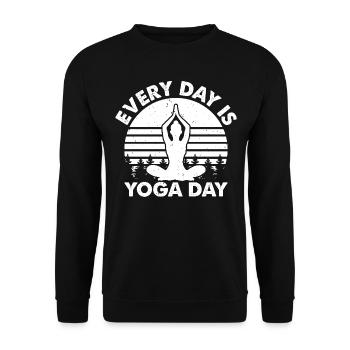 Funny Yoga Yoga Lover - Every day is Yoga day - Unisex Pullover - Schwarz - Vorne - Alina (178cm) & Michal (187cm)