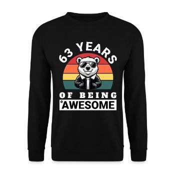63 Years of Being Awesome Geburtstag Geschenkidee - Unisex Pullover - Schwarz - Vorne - Alina (178cm) & Michal (187cm)