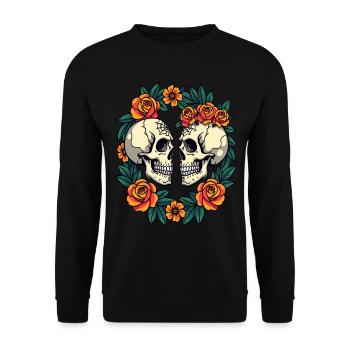 Skulls & Flowers Dark Aesthetic Floral - Unisex Pullover - Schwarz - Vorne - Alina (178cm) & Michal (187cm)