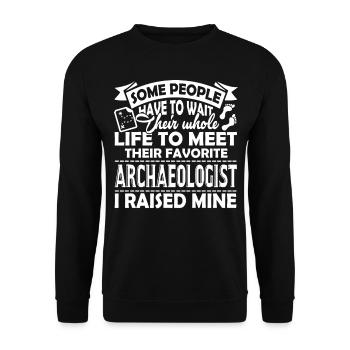 Archaeologist Proud Archaeologist Parent - Unisex Sweatshirt - black - Front - Alina (178cm) & Michal (187cm)