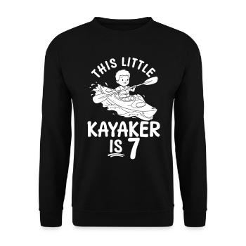 This little Kayaker is 7 Years Kayaking Kids - Unisex Pullover - Schwarz - Vorne - Alina (178cm) & Michal (187cm)