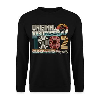 April 1982 anniversary April 1982 gift 1982 - Unisex Sweatshirt - black - Front - Alina (178cm) & Michal (187cm)