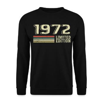 Born in 1972 Birthday 1972 Vintage 1972 - Unisex Sweatshirt - black - Front - Alina (178cm) & Michal (187cm)