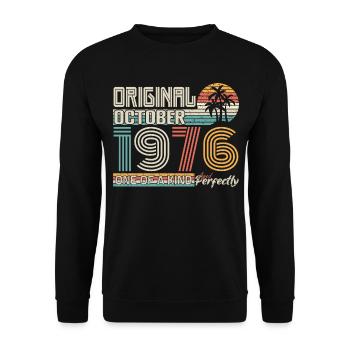 October 1976 Birthday October 1976 Gift 1976 - Unisex Sweatshirt - black - Front - Alina (178cm) & Michal (187cm)