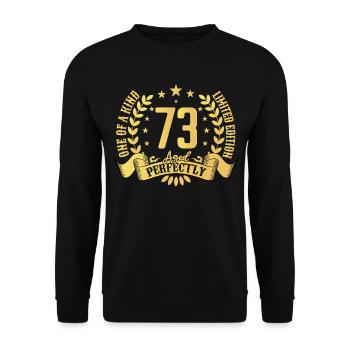 73 Jahre Geburtstagsgeschenk 73 Jahre - Unisex Pullover - Schwarz - Vorne - Alina (178cm) & Michal (187cm)