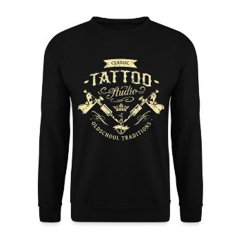 BD - Classic Tattoo Studio Oldschool Traditions - Unisex Pullover - Schwarz - Vorne - Alina (178cm) & Michal (187cm)