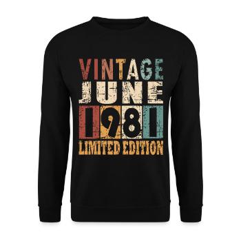 1981 Jahrgang geboren im Juni Geschenk - Unisex Pullover - Schwarz - Vorne - Alina (178cm) & Michal (187cm)
