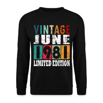 1981 Jahrgang geboren im Juni Geschenk - Unisex Pullover - Schwarz - Vorne - Alina (178cm) & Michal (187cm)